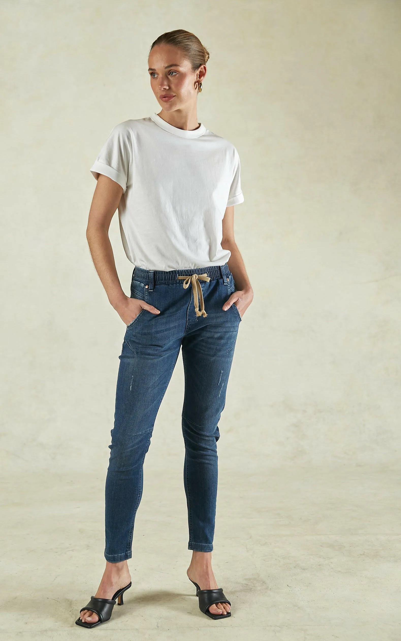 Active Classic Ankle Length Jeans