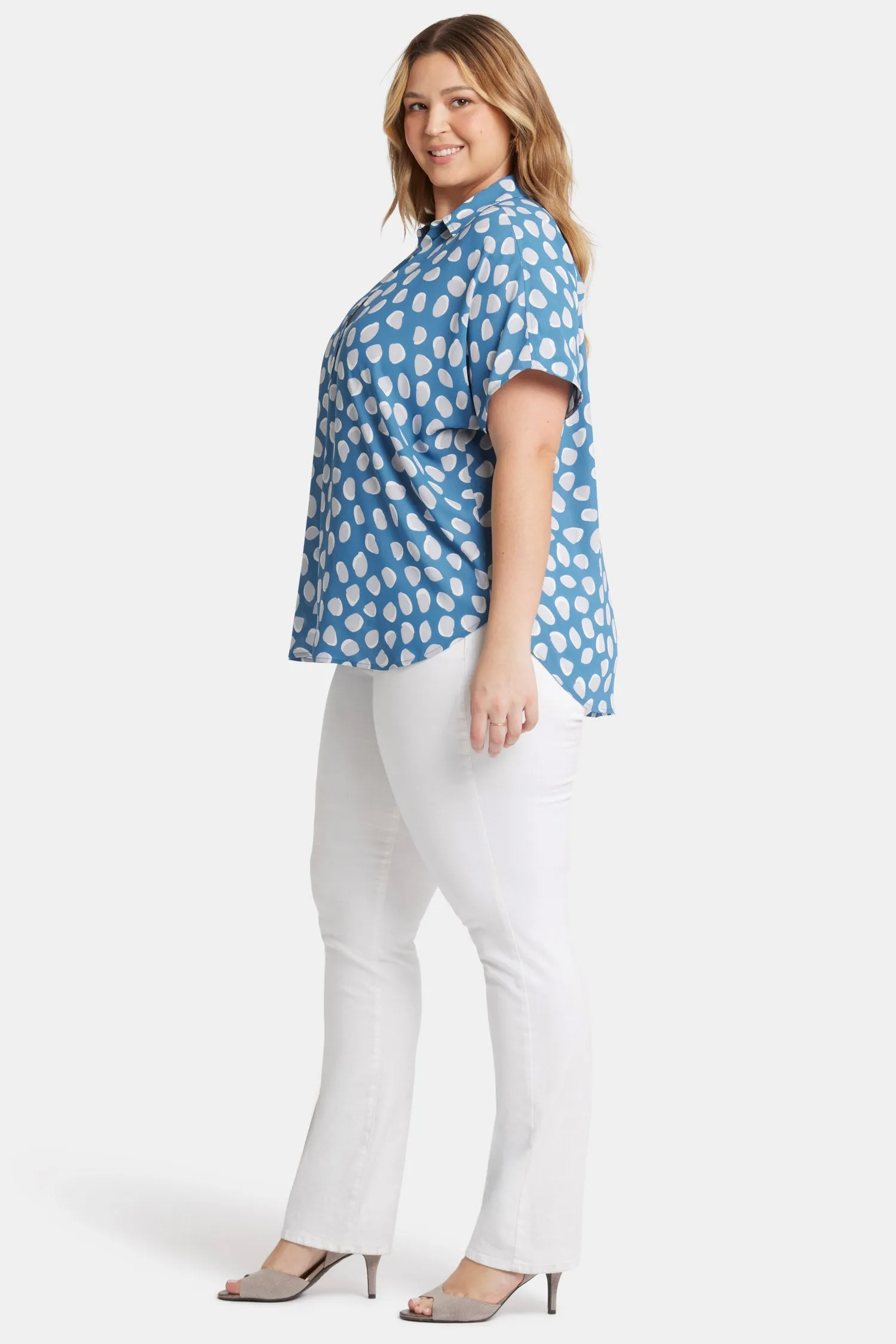 Becky Short Sleeved Blouse In Plus Size - Delilah Dots