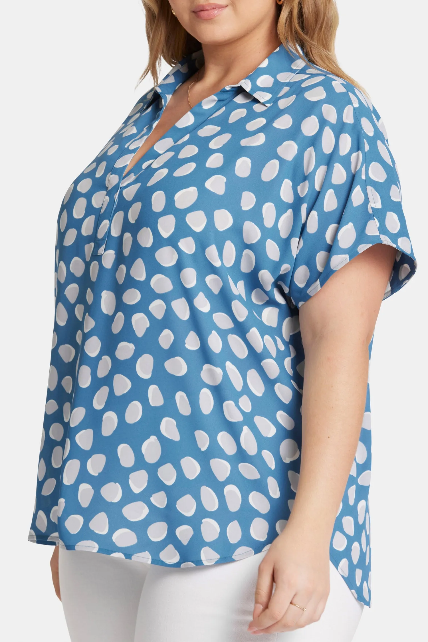 Becky Short Sleeved Blouse In Plus Size - Delilah Dots