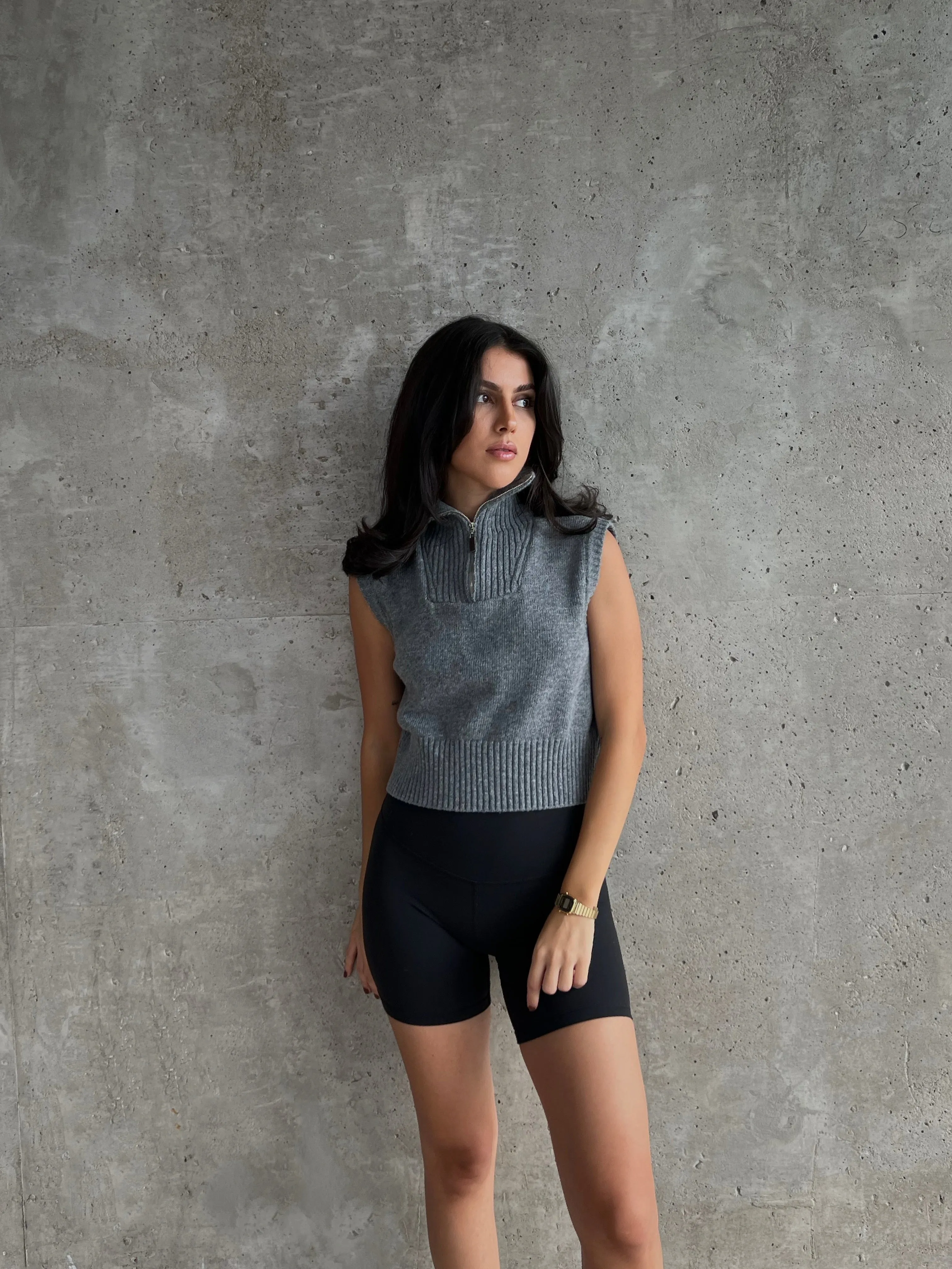 Cropped Knit Vest - Grey