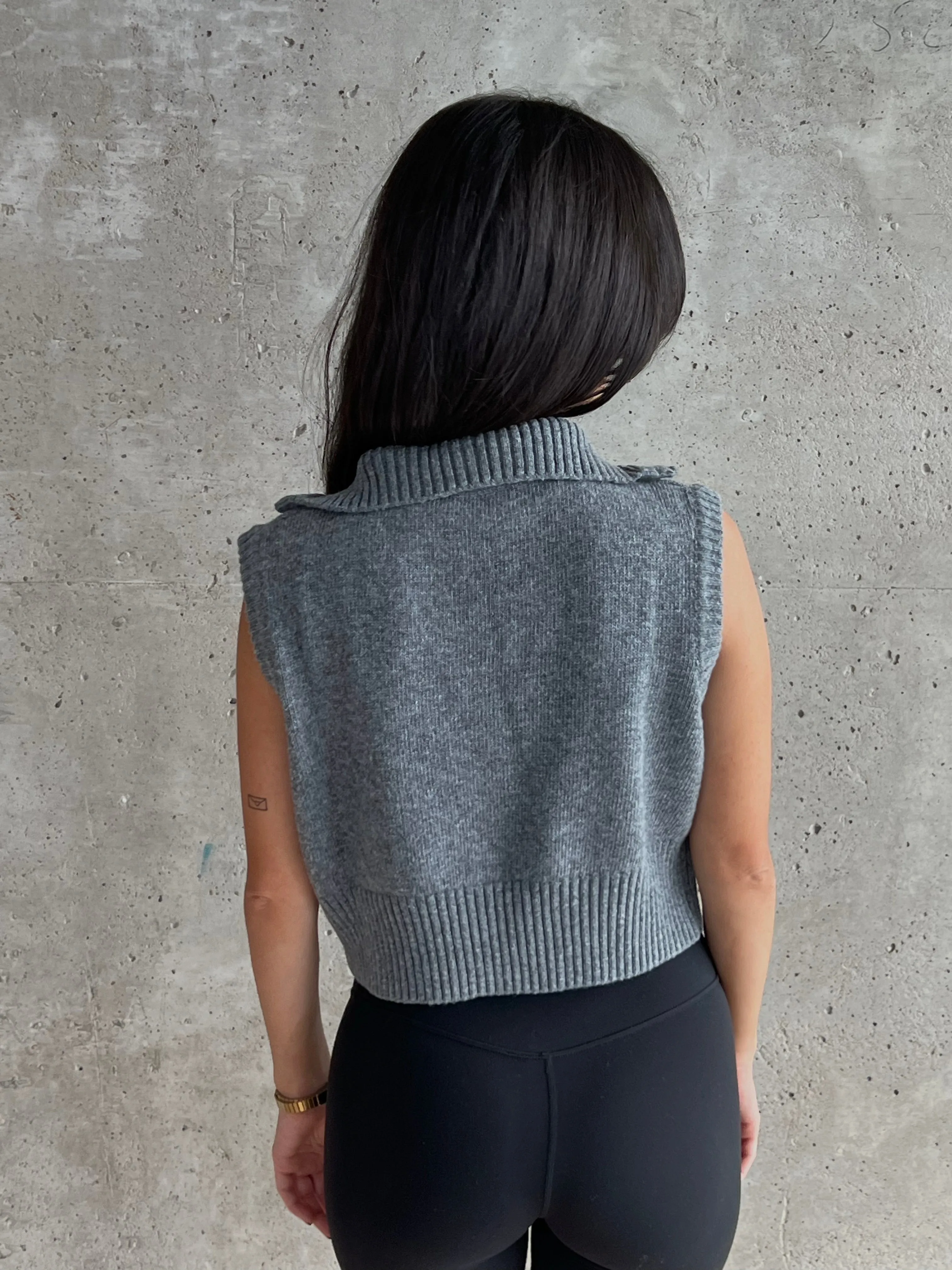 Cropped Knit Vest - Grey