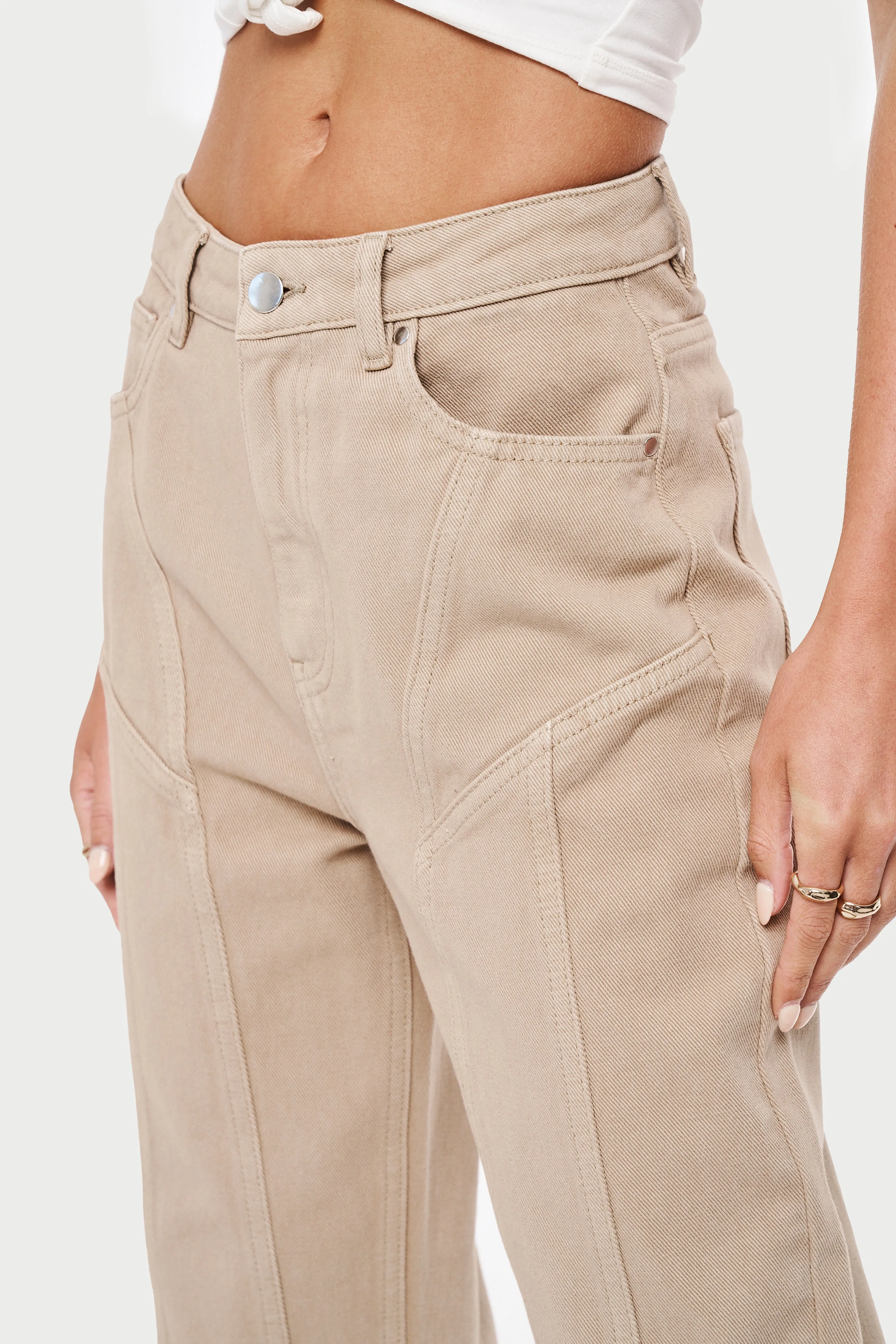 CURVED SEAM DETAIL DENIM JEANS - BEIGE