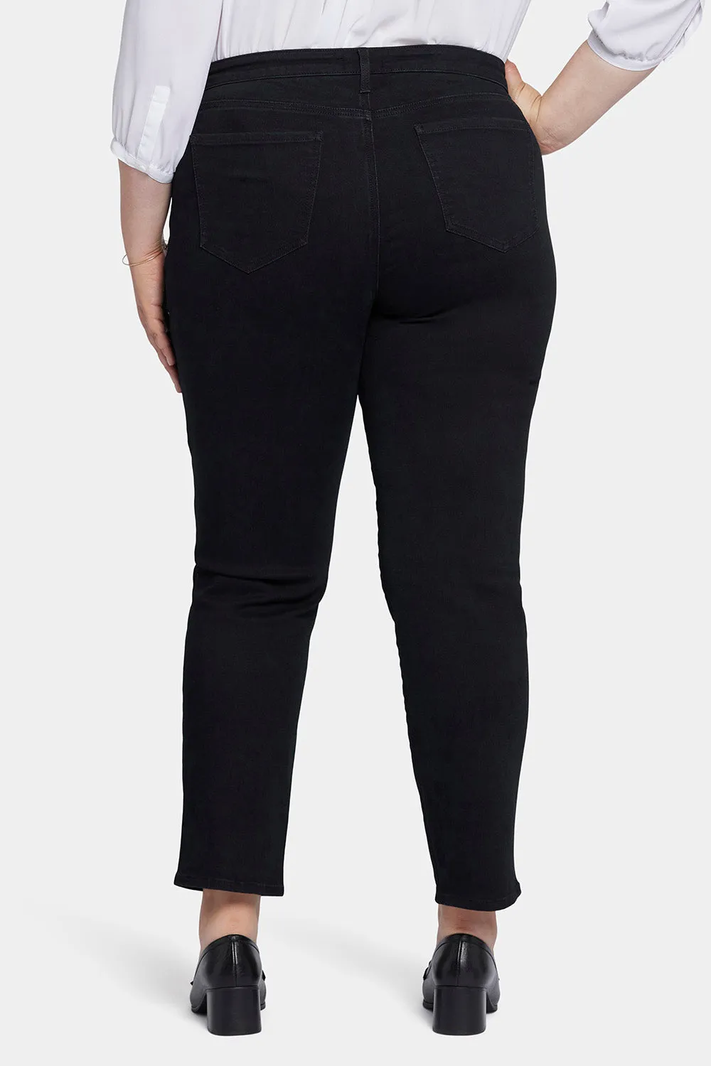 Emma Relaxed Slender Jeans In Plus Size - Huntley