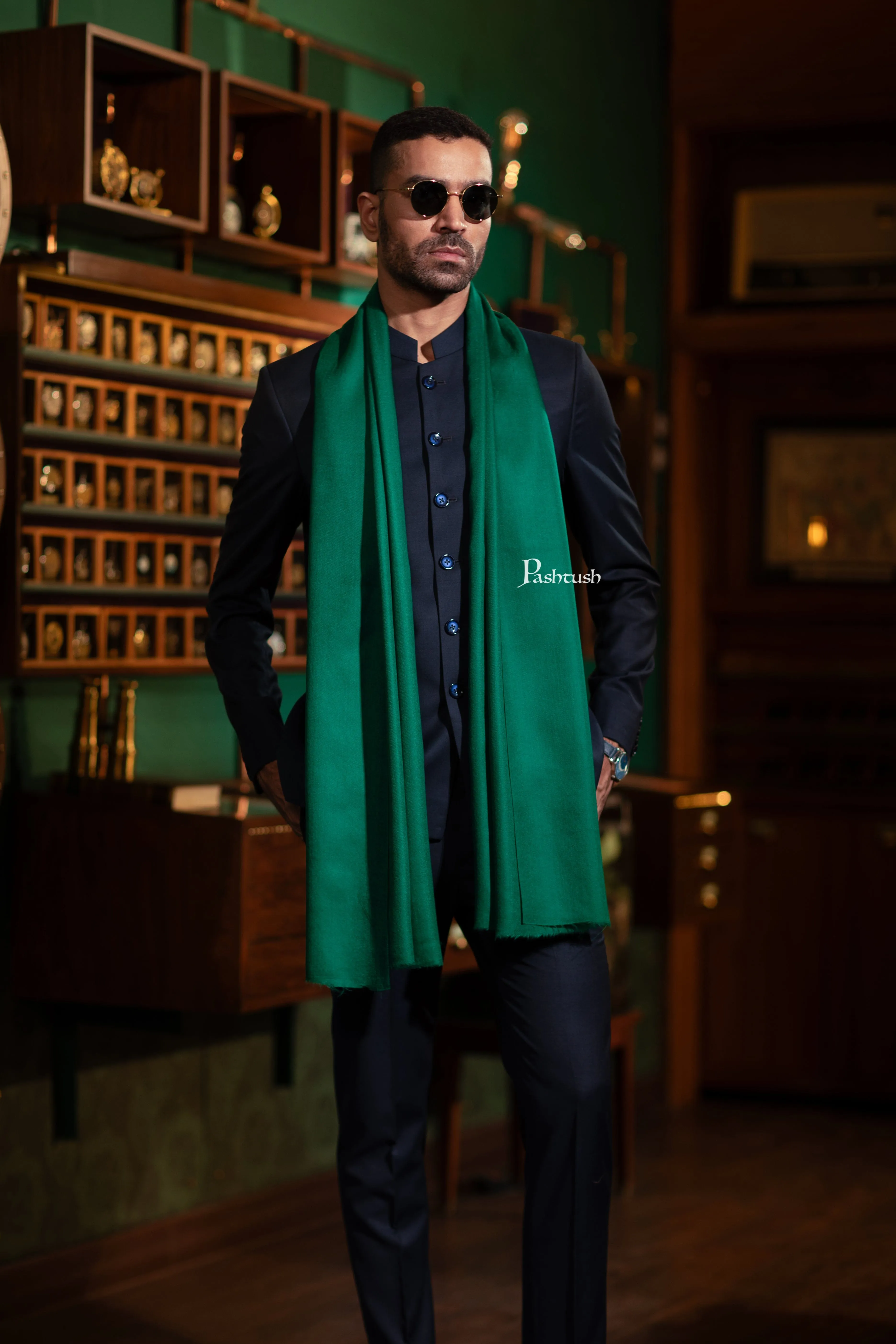 Pashtush Mens Fine Wool Stole, Soft and Warm, Emerald Green