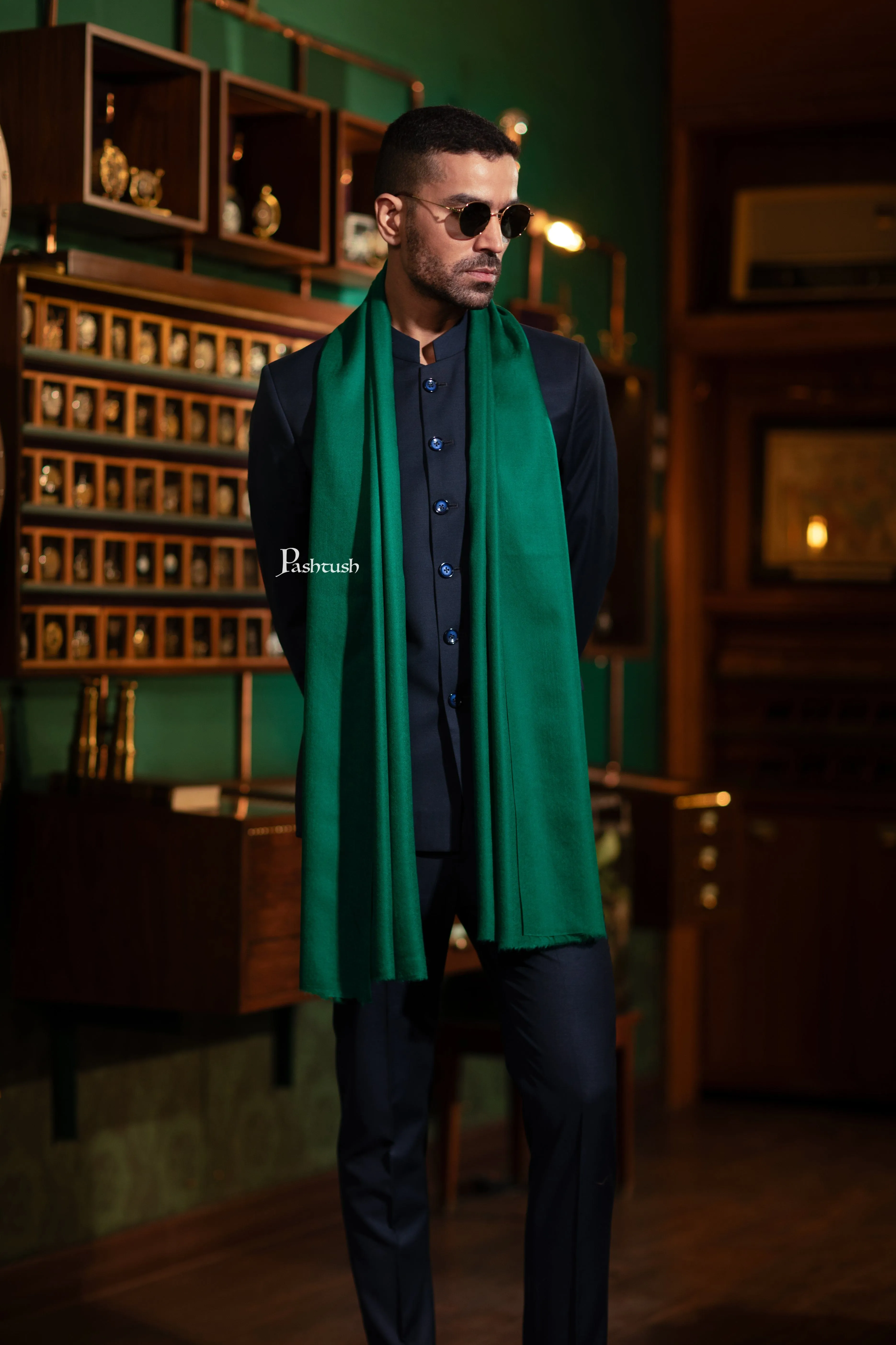 Pashtush Mens Fine Wool Stole, Soft and Warm, Emerald Green