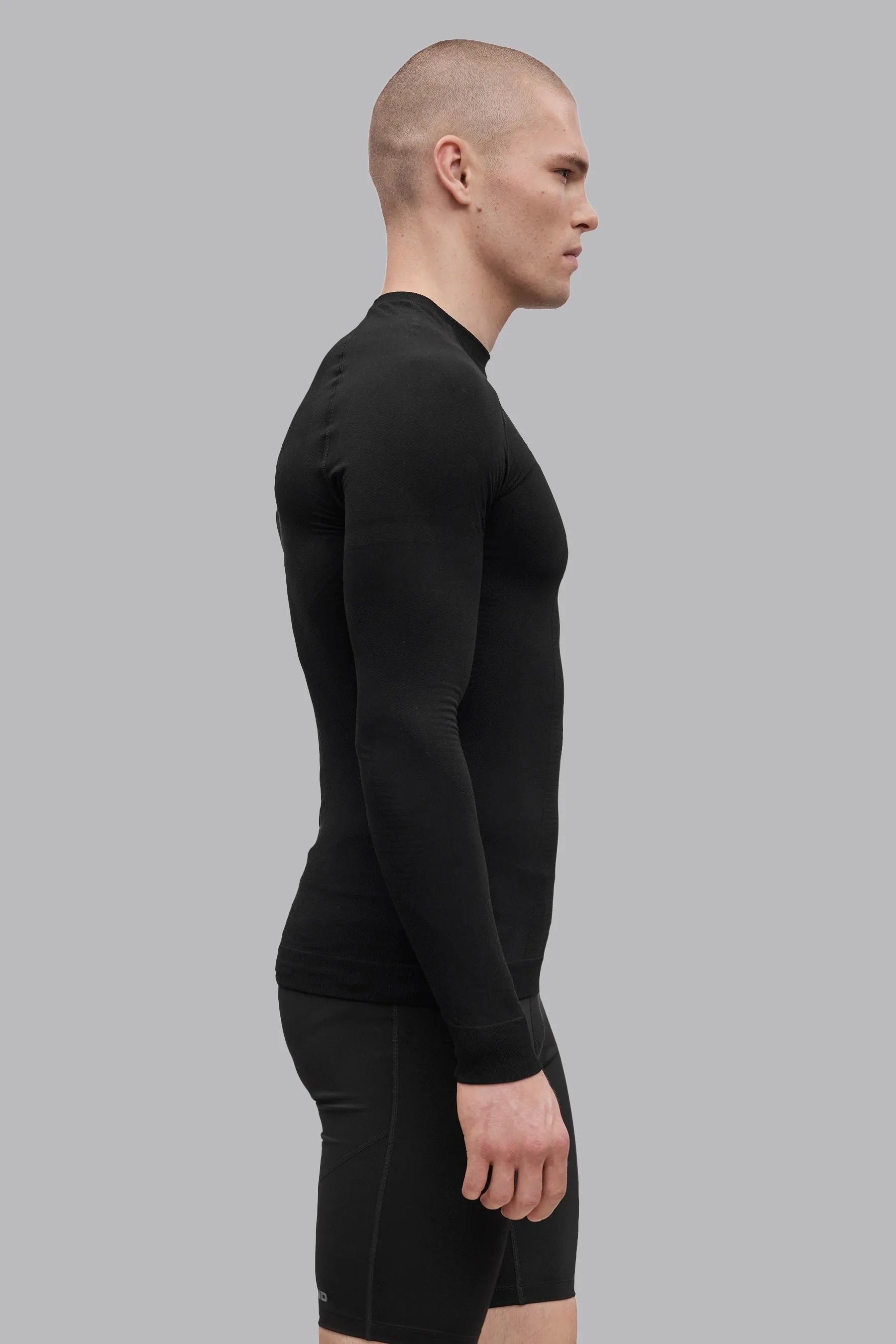 V_BASE SEAMLESS LONG SLEEVED T-SHIRT - Black