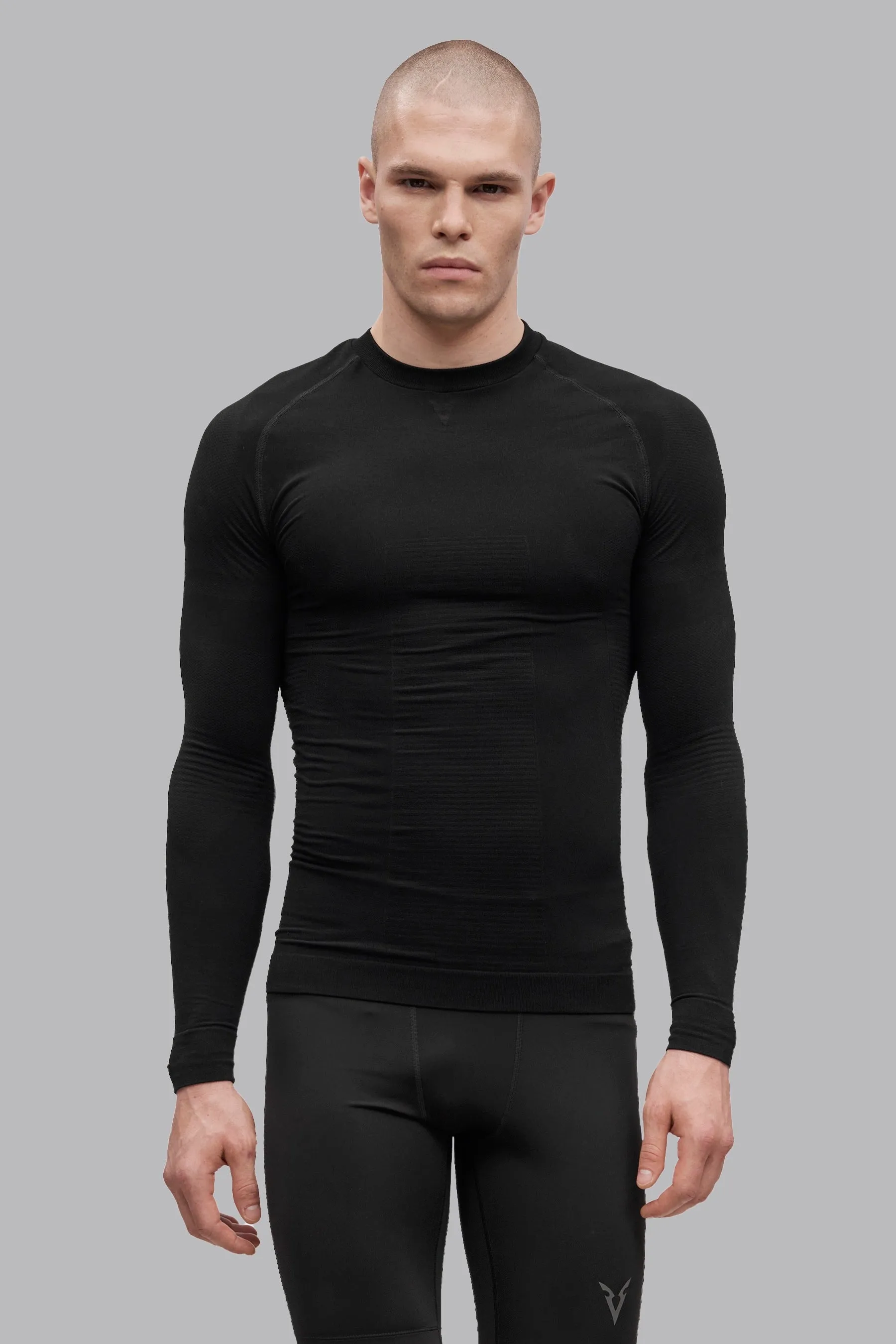 V_BASE SEAMLESS LONG SLEEVED T-SHIRT - Black