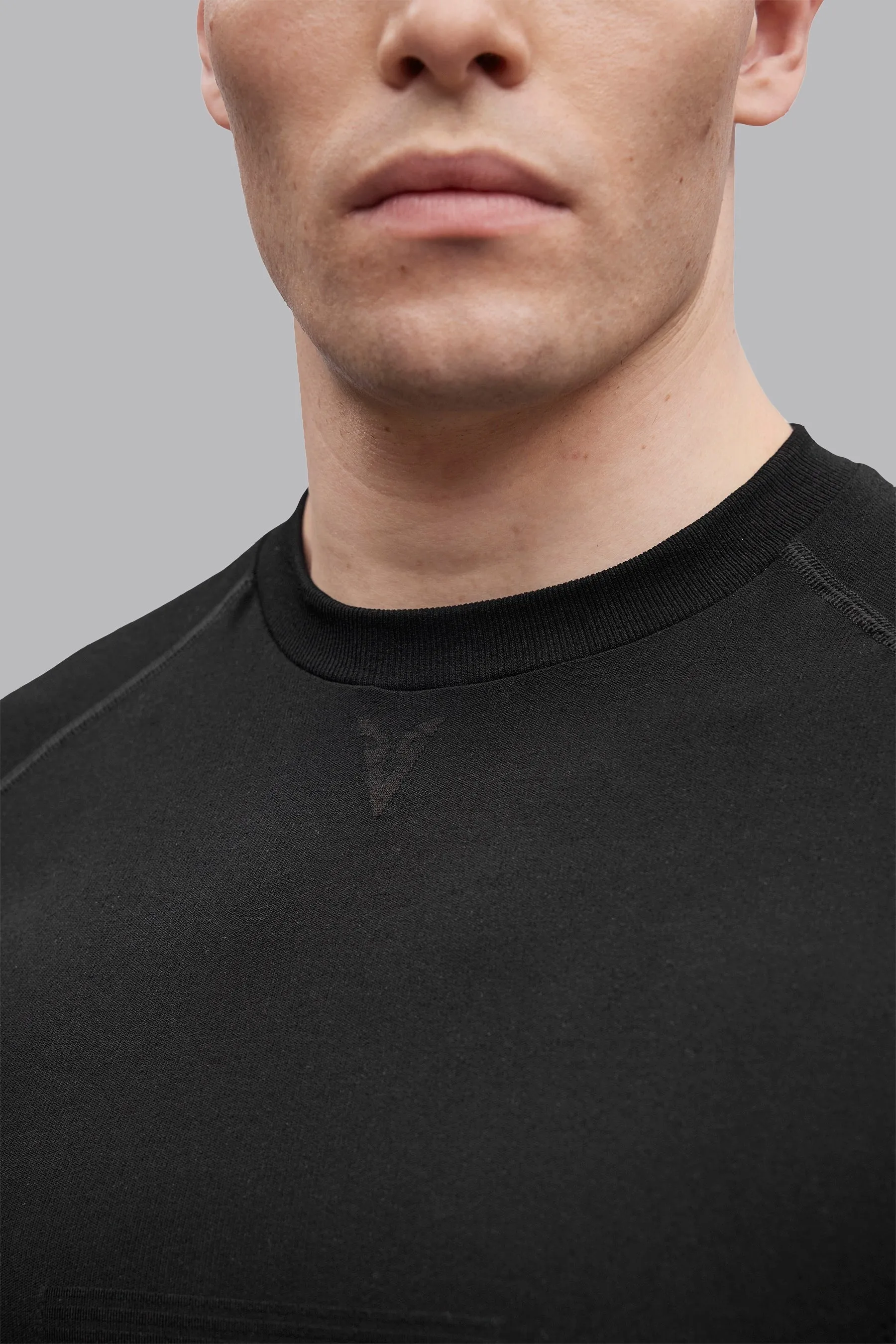 V_BASE SEAMLESS LONG SLEEVED T-SHIRT - Black