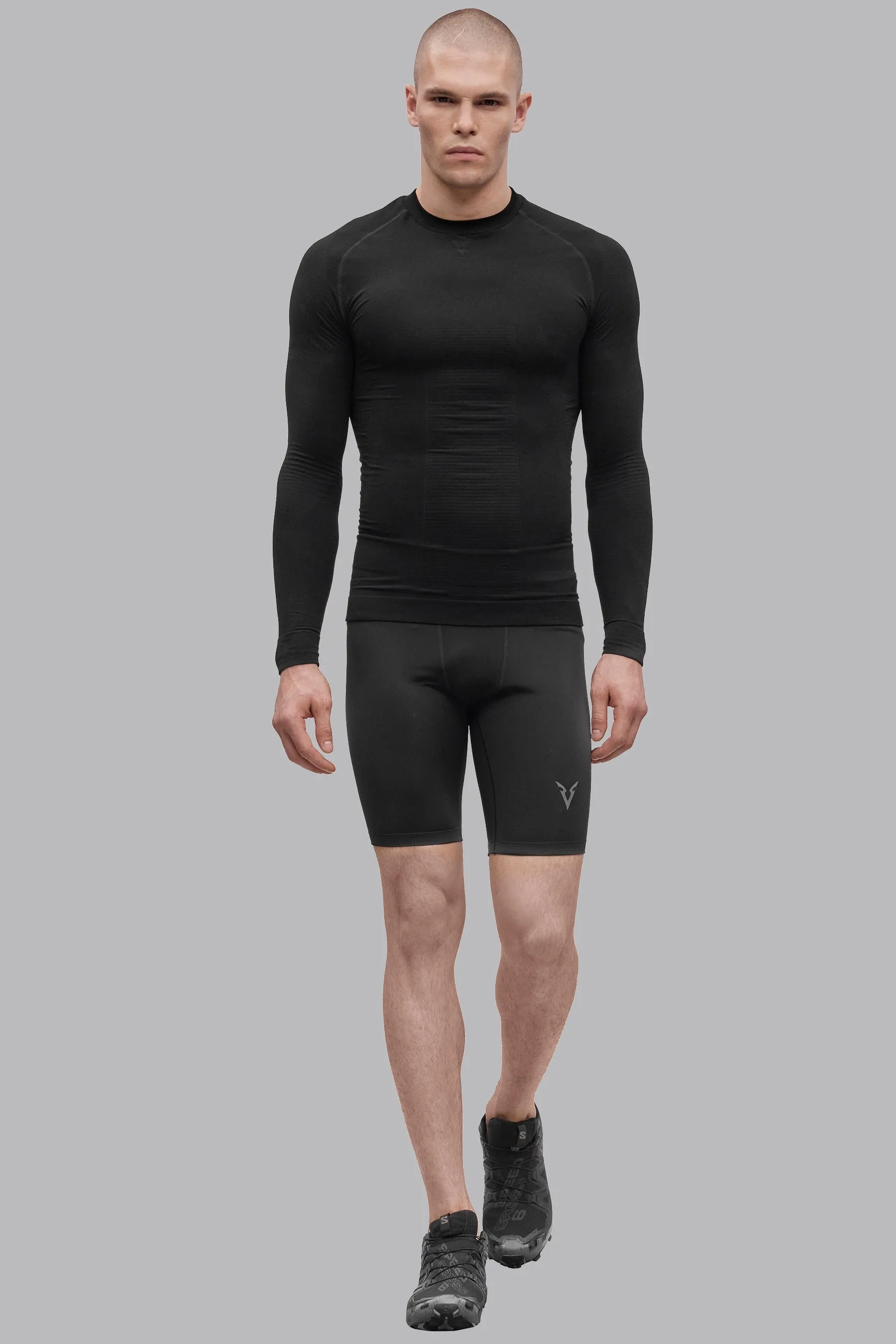 V_BASE SEAMLESS LONG SLEEVED T-SHIRT - Black