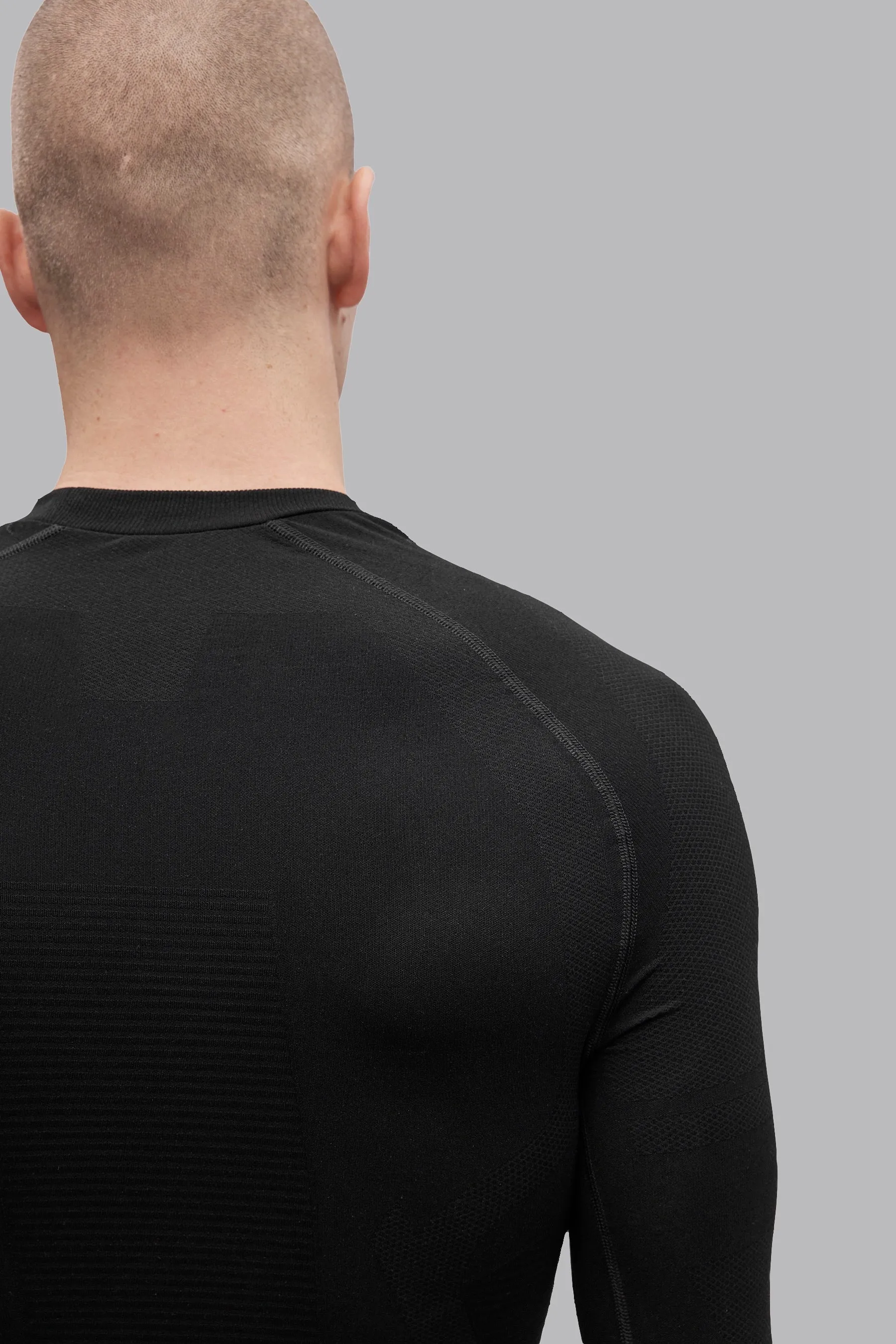 V_BASE SEAMLESS LONG SLEEVED T-SHIRT - Black